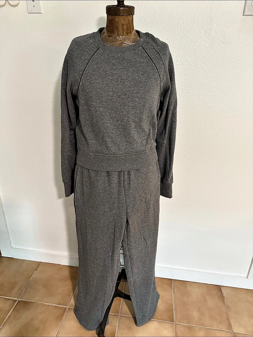 Jockey 2 Piece Crewneck and Straight Pant Velour-Backed Fleece Set Gray XS NWT